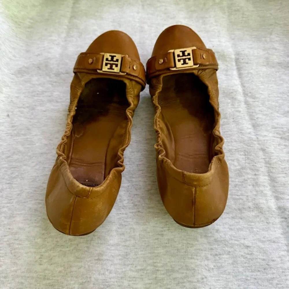 Tory Burch Cline Camel Leather Gold Logo ballet flat 9
